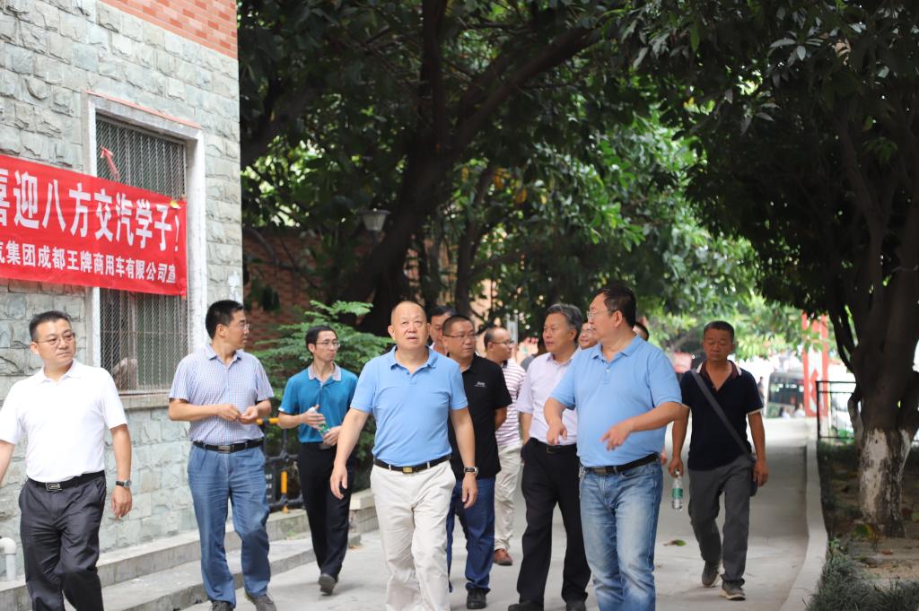 校领导一行了解西苑开学准备情况